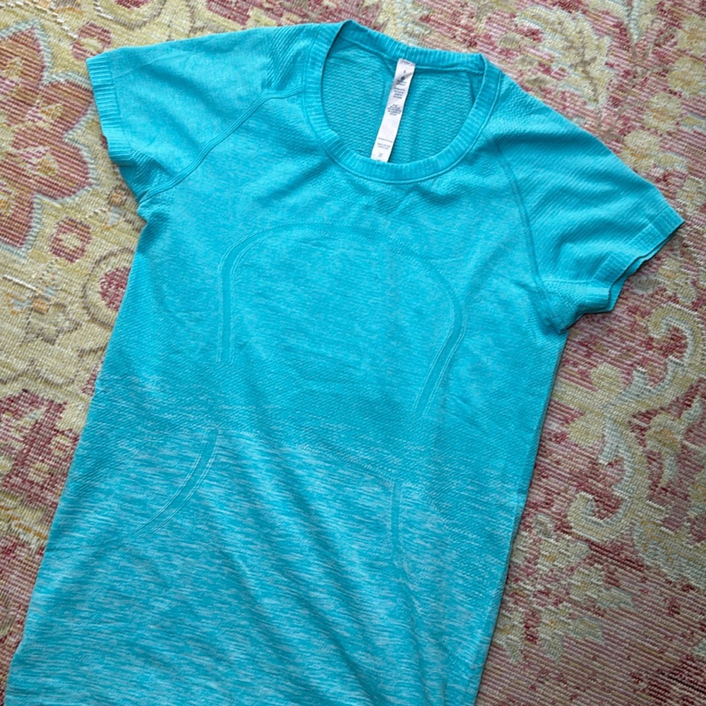 Lululemon Swiftly top